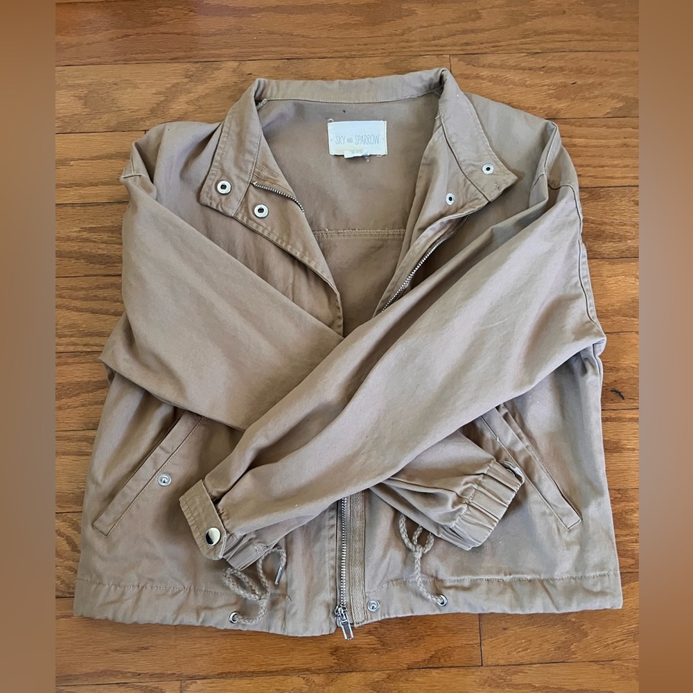 Sky and Sparrow tan jacket with pockets